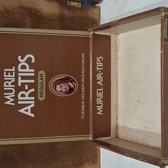 Vintage Murial Cigar Box - Picture 2 of 5